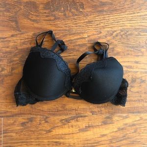 Body Frosting Black Bra